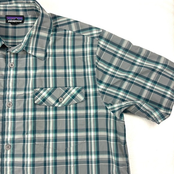 Patagonia Turquoise/Gray Plaid Flap Pocket Collar Short Sleeve Button Shirt (L) - Picture 3 of 14